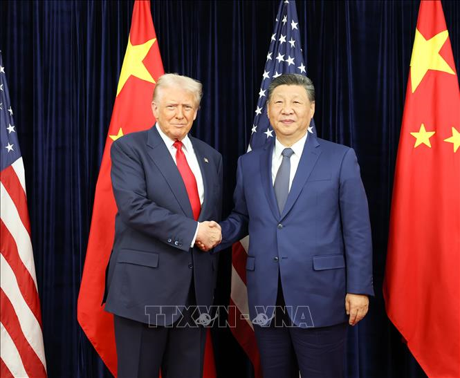 Chủ tịch Trung Quốc Tập Cận Bình điện đàm với Tổng thống Mỹ Donald Trump